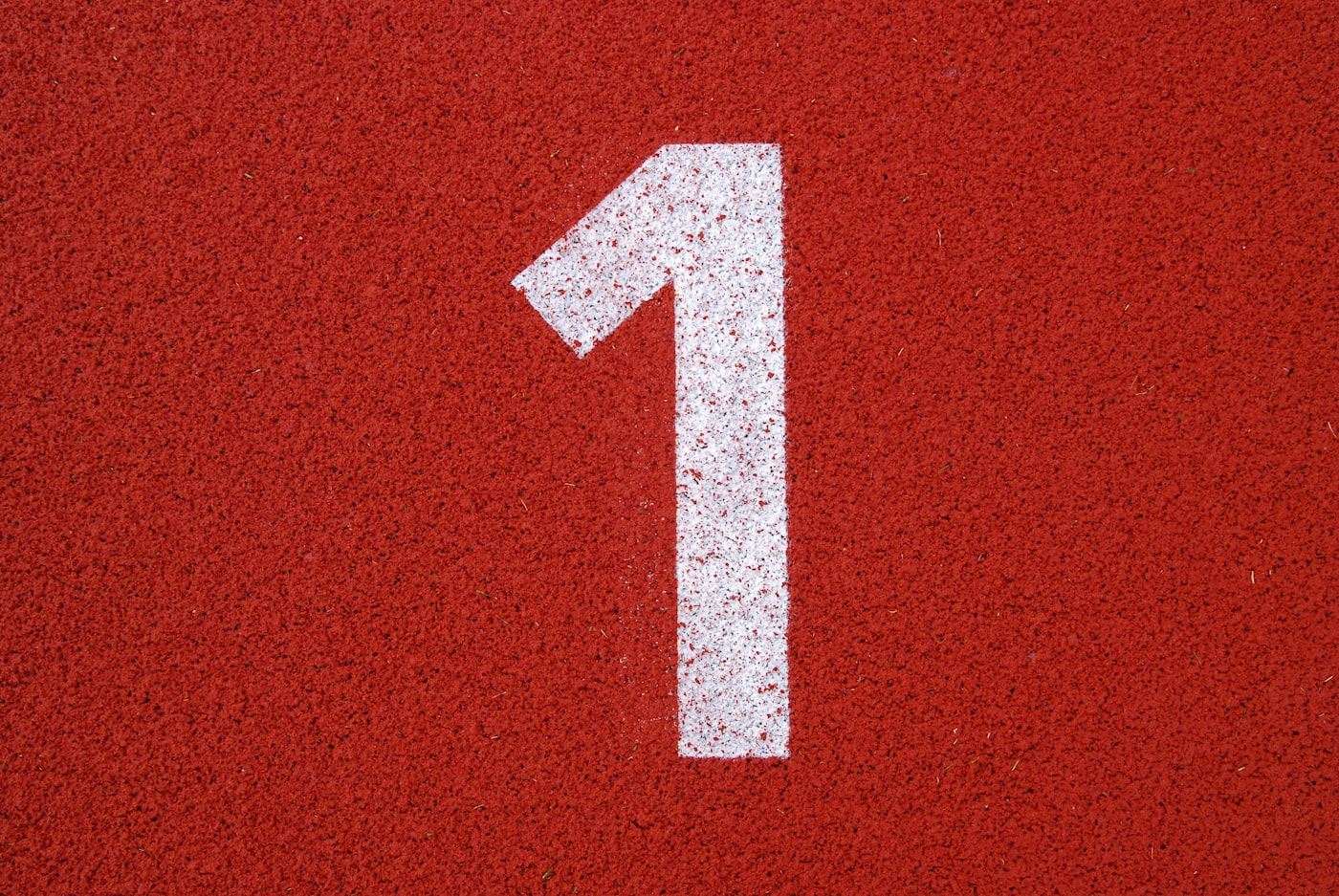 Startnummer von Bahn 1 einer Leichtathletikanlage | starting number of lane 1 (one) for track and field athletics